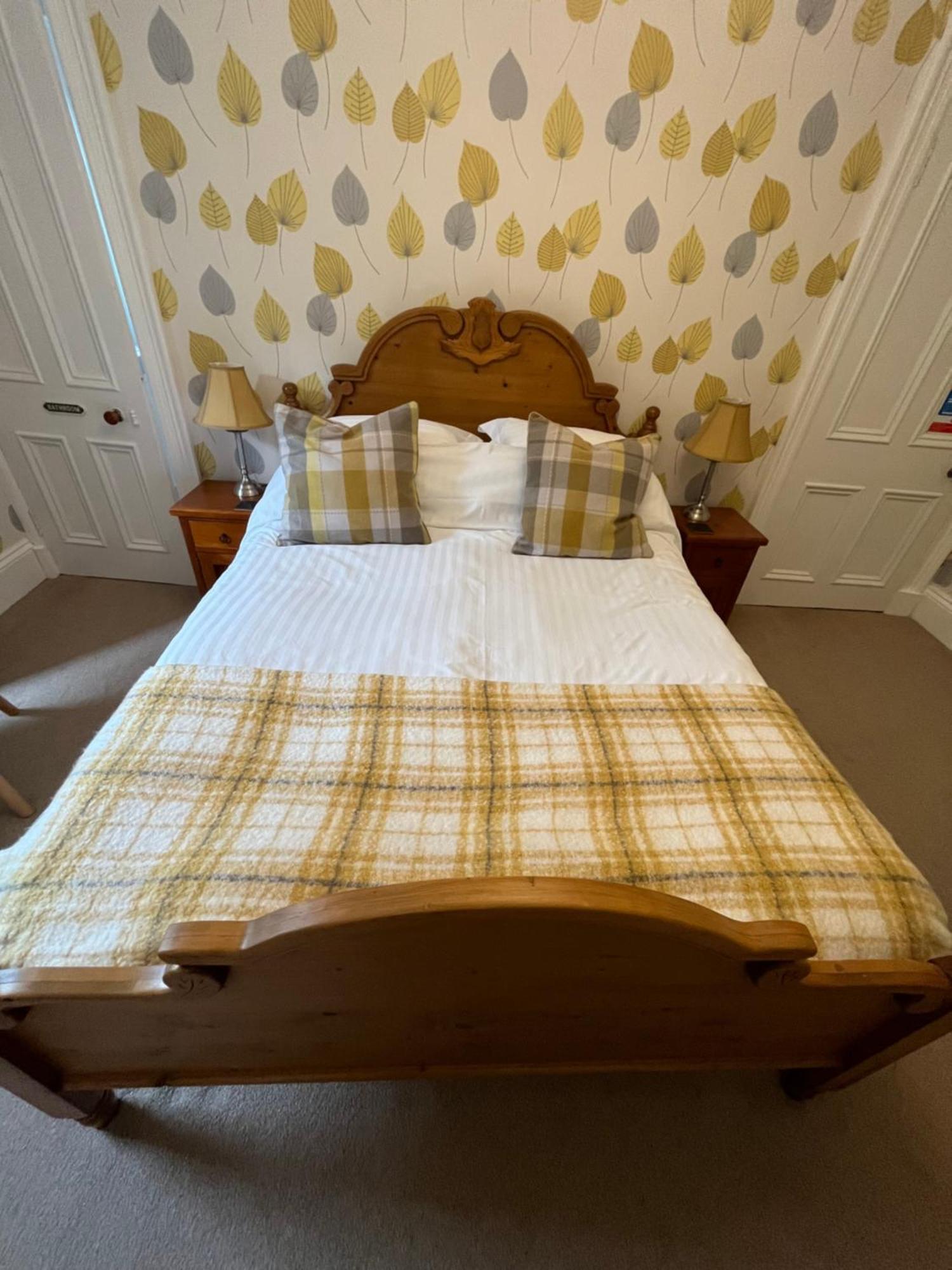 Conval House Bed And Breakfast Dufftown Exterior photo