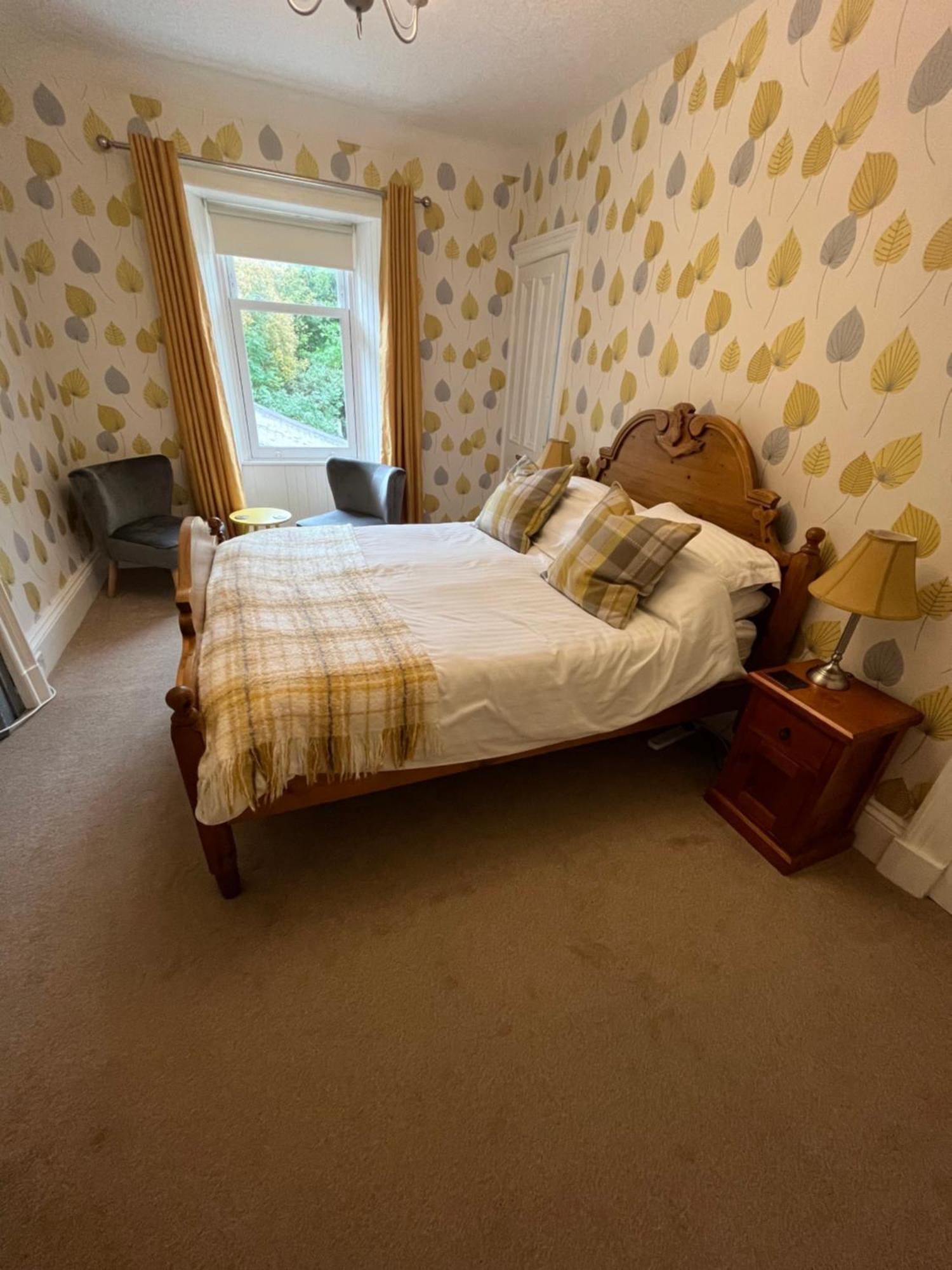 Conval House Bed And Breakfast Dufftown Exterior photo